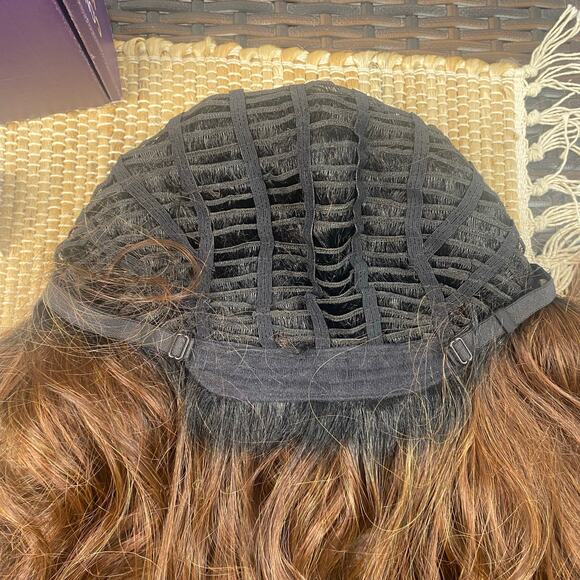 NEW Chic Lifestyle Genevieve Gingerbread Luxury Synthetic Wig CA1 W5299 - Picture 6 of 15